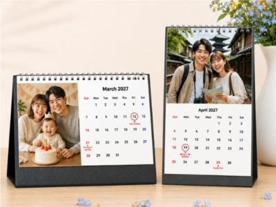 Desk calendar with family photo 