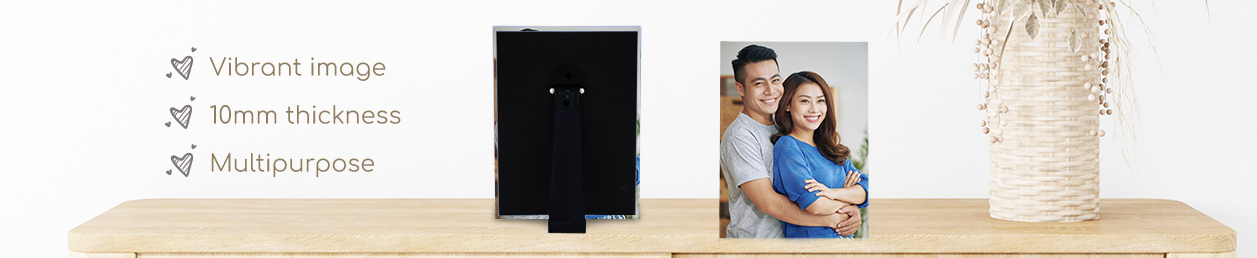 Upload, crop, customize and checkout steps for photo frames in Taiwan
