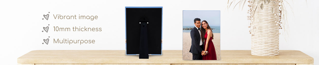 Conveniently customizable table photo frame for easy personalization and ordering