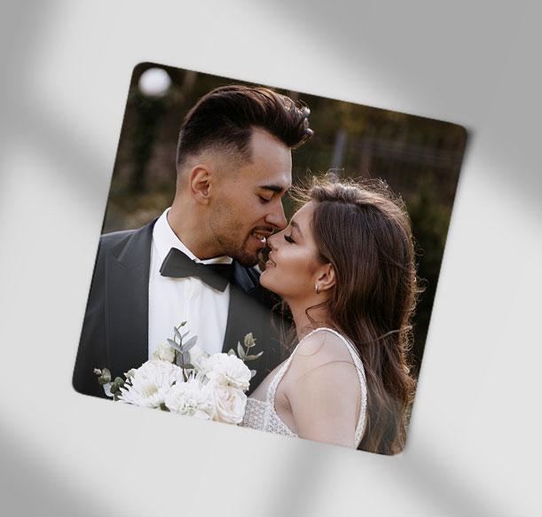 Affordable acrylic photo frame price for a premium acrylic photo frame