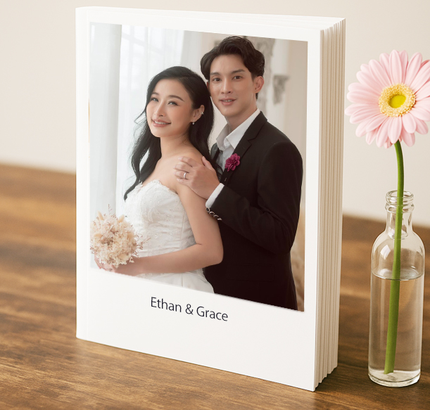 Couple wedding photo album